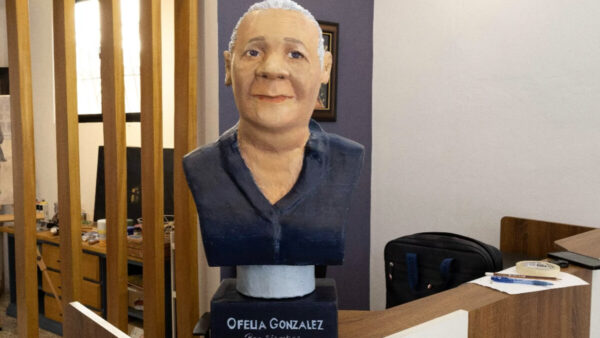 Escultura en resina poliesterei